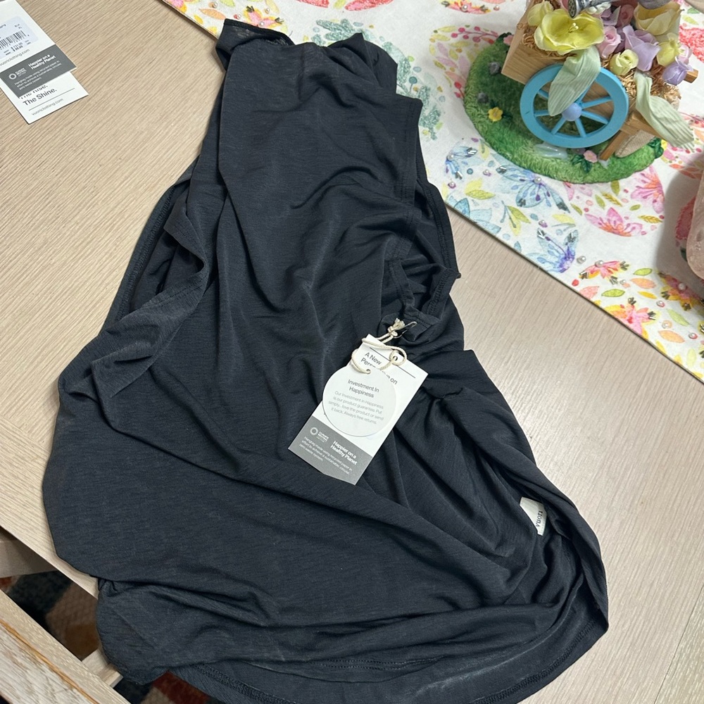 Vuori XL Black Tee Brand New